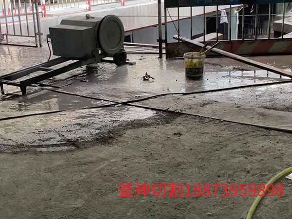 绳锯切割